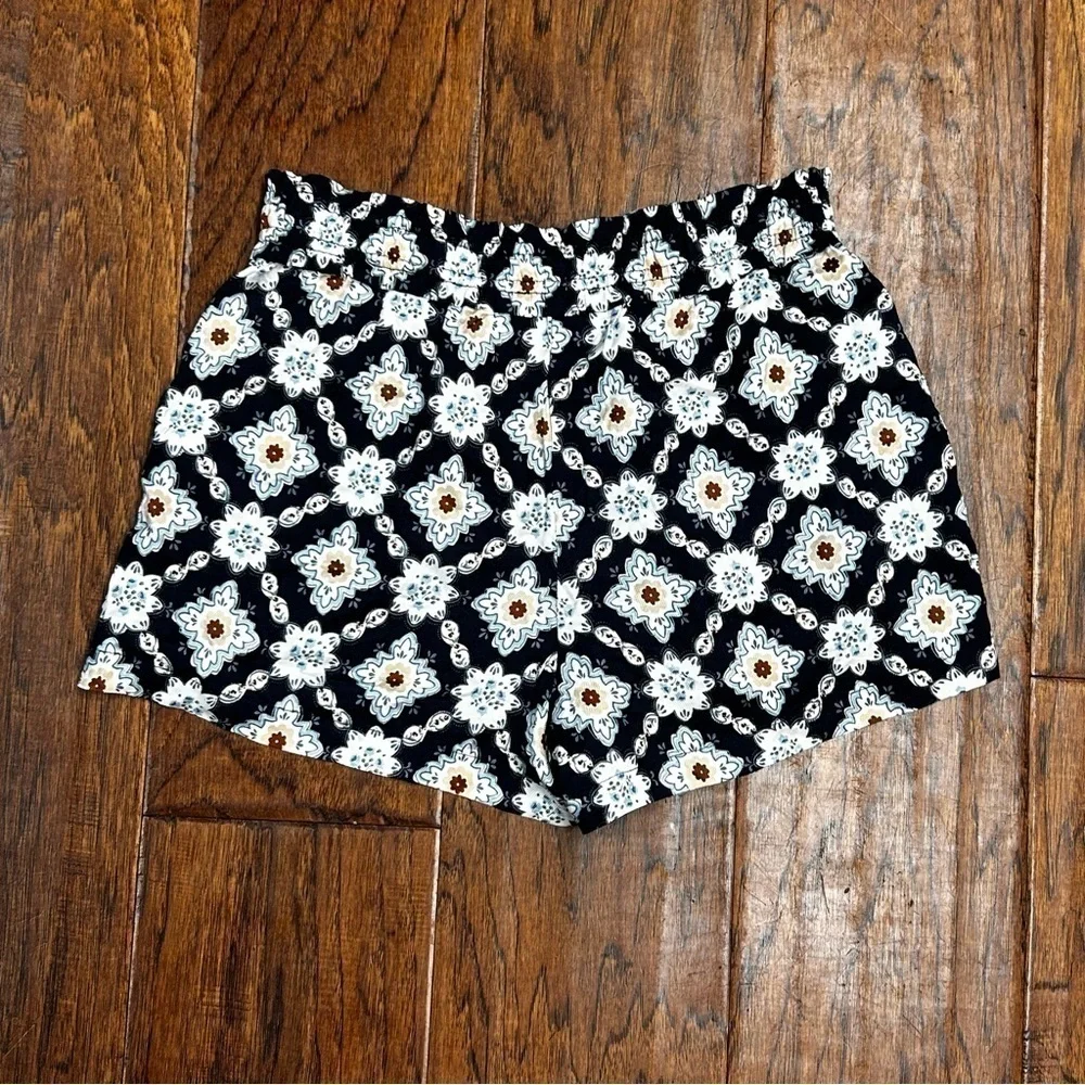 Anthropologie women’s easy traveler floral diamond print shorts - Picture 6 of 9